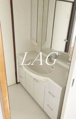 【洗面所】 | 西大井戸建 | 独立洗面台です。