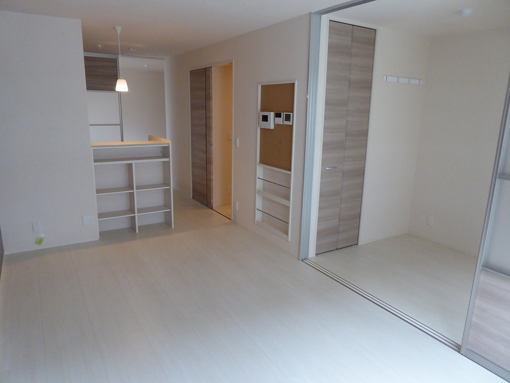 大阪市城東区永田１丁目のハイツの居間・リビング