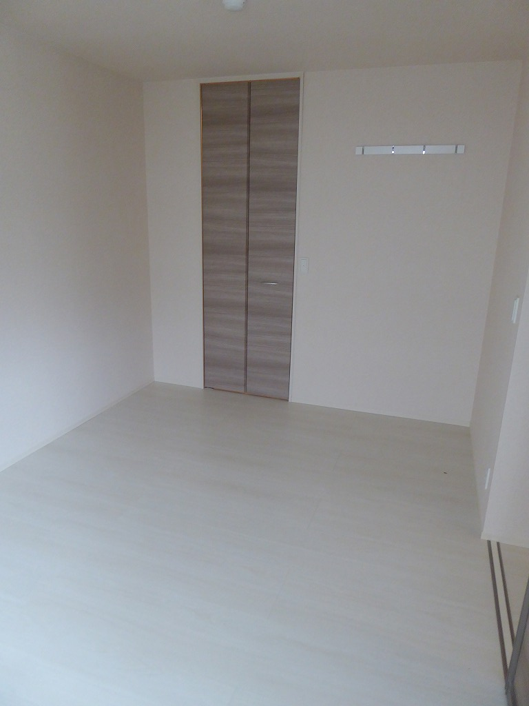 大阪市城東区永田１丁目のハイツの洋室