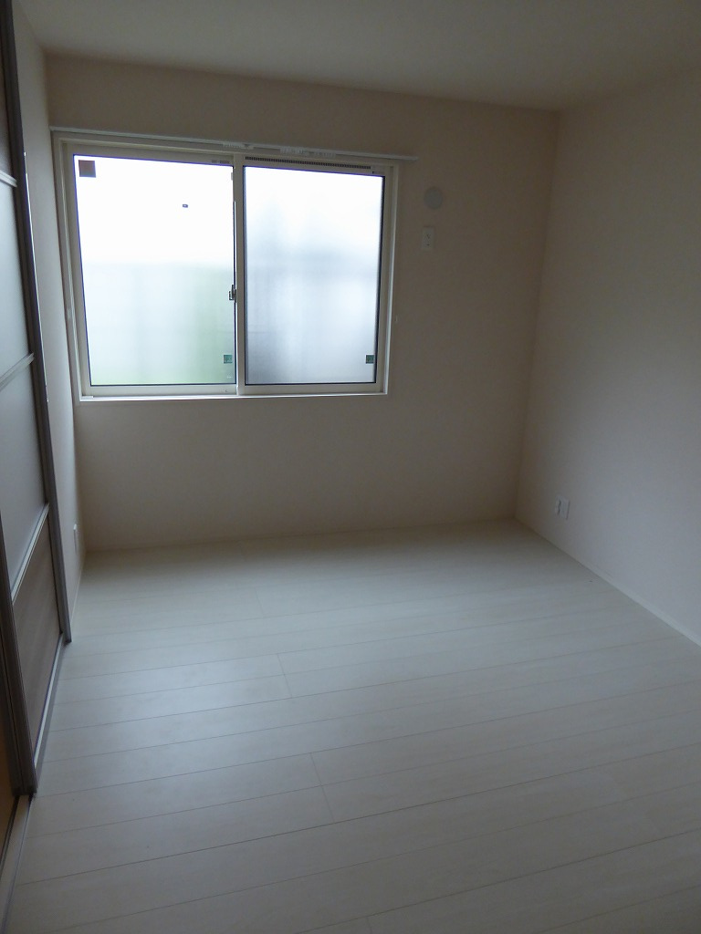 大阪市城東区永田１丁目のハイツの洋室