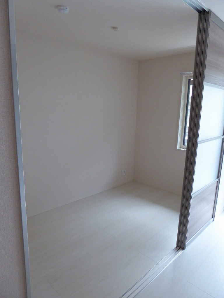 大阪市城東区永田１丁目のハイツの洋室