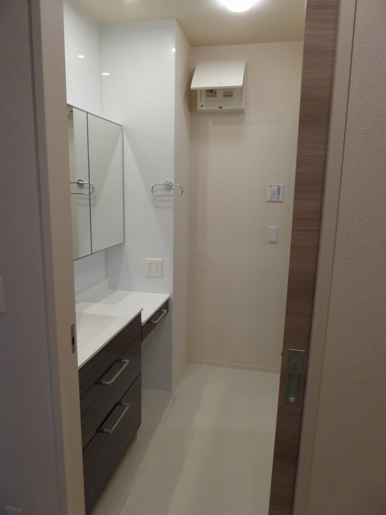 大阪市城東区永田１丁目のハイツの洗面所