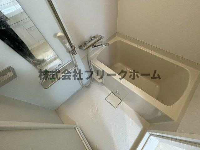 武蔵野市関前５丁目の賃貸マンションの浴室