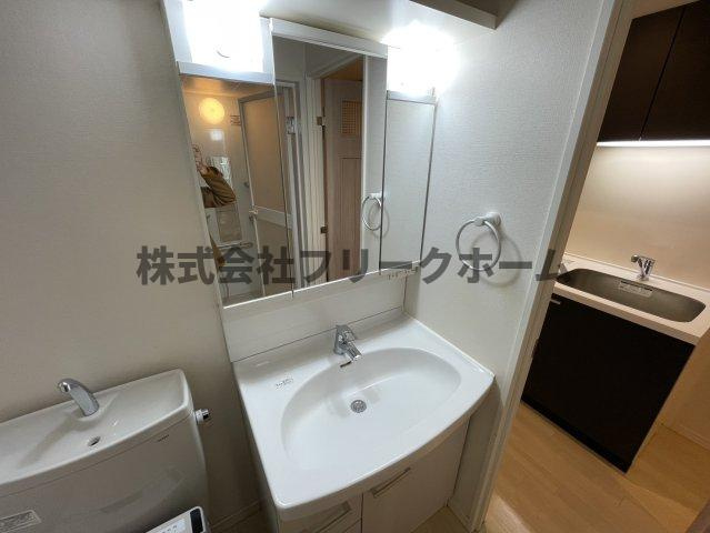 武蔵野市関前５丁目の賃貸マンションの洗面所