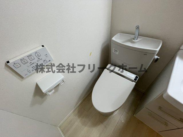 武蔵野市関前５丁目の賃貸マンションのトイレ