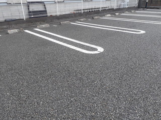 トレノ・イリーデⅡの駐車場