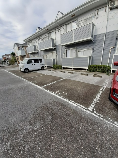 パストラル早苗・Ｂの駐車場|駐車場