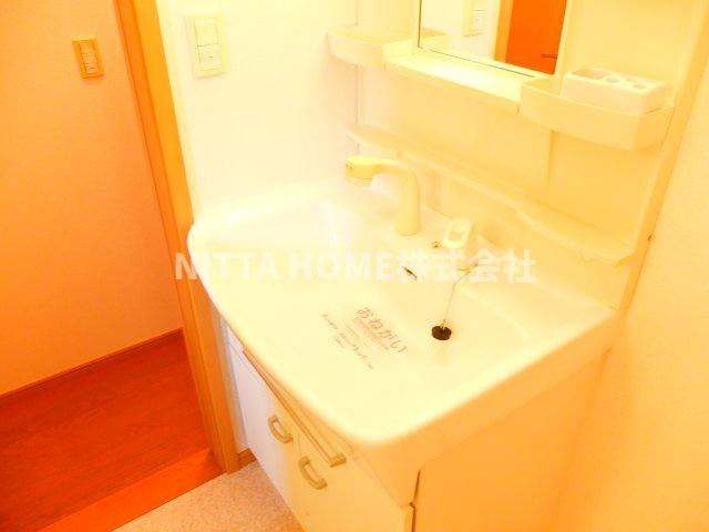 丹波市氷上町黒田のアパートの洗面所|シャワー付き洗面台を設置しています◎