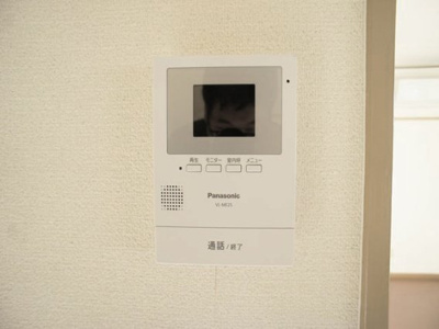 【セキュリティ】 | アレストクマクラA | 訪問者の確認ができるTVドアホン付きです♪