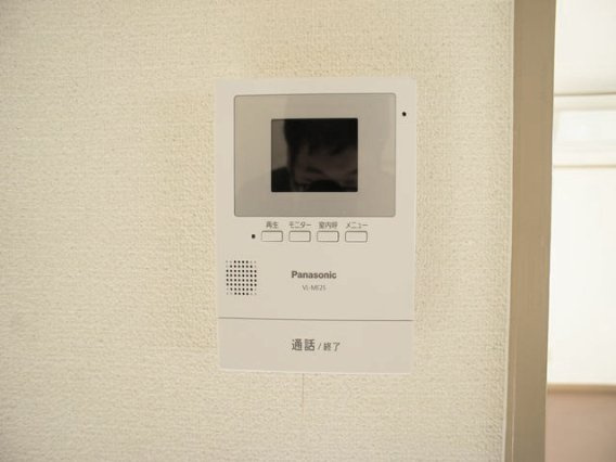 【セキュリティ】 | アレストクマクラA | 訪問者の確認ができるTVドアホン付きです♪