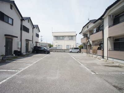 【駐車場】 | アレストクマクラA | 駐車場1台込みです♪