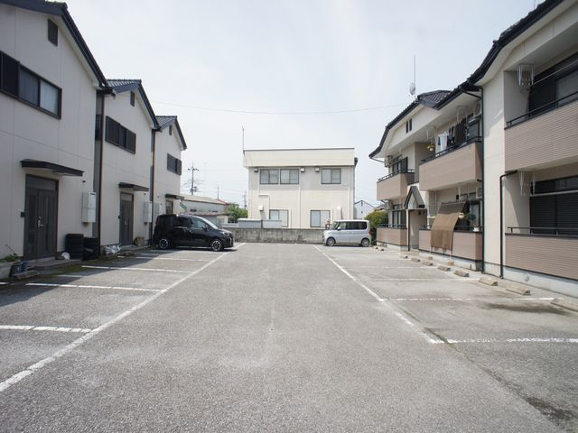 【駐車場】 | アレストクマクラA | 駐車場1台込みです♪