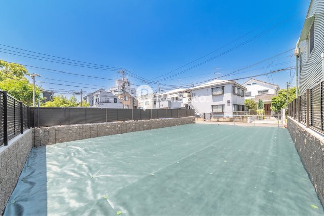 【外観】 | 祐天寺＿売地「祐天寺駅」徒歩５分の邸宅用地・こんなに駅が近いのに閑静な住宅街です | とても閑静にもかかわらず、明るい雰囲気