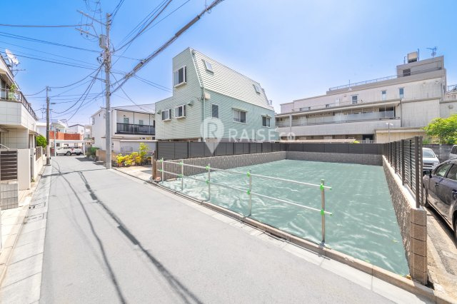 【周辺】 | 祐天寺＿売地「祐天寺駅」徒歩５分の邸宅用地・こんなに駅が近いのに閑静な住宅街です | 伸びやかな前面道路