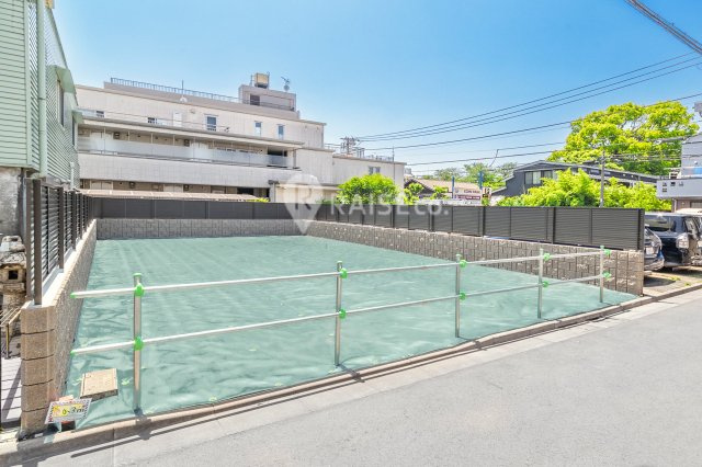 【周辺】 | 祐天寺＿売地「祐天寺駅」徒歩５分の邸宅用地・こんなに駅が近いのに閑静な住宅街です | 南側建物とも距離があります