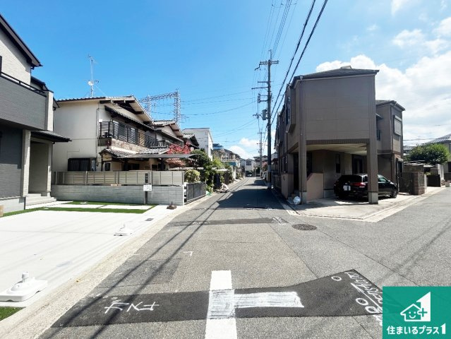 26(土)27(日)現地説明会！◆堺市中区深井中町　新築一戸建ての前面道路含む現地写真|周辺は閑静な住宅街！前面道路広々で車の出し入れも便利です。駐車が苦手な方でも安心して車庫入れできます！
