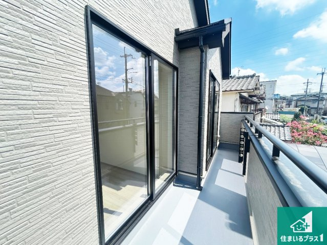 ♦堺市中区深井中町　新築一戸建てのバルコニー|ワイドバルコニーは洗濯物を干すスペースが広いのでご家族が多くても安心！
