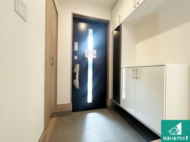 堺市中区深井中町　新築一戸建ての外観|周辺は落ち着いた街並みの住宅地！子育てがしやすい住環境です！まだ未完成ですが、現地でしかわからない事もございます。是非一度ご覧ください。
