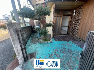 【玄関】 | 宇部市五十目山町 中古住宅 6DK／2階建