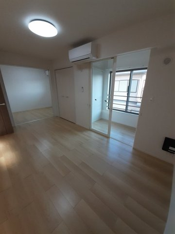 ロジュマン堀之内の居間・リビング