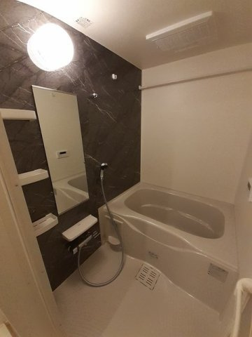 ロジュマン堀之内の浴室