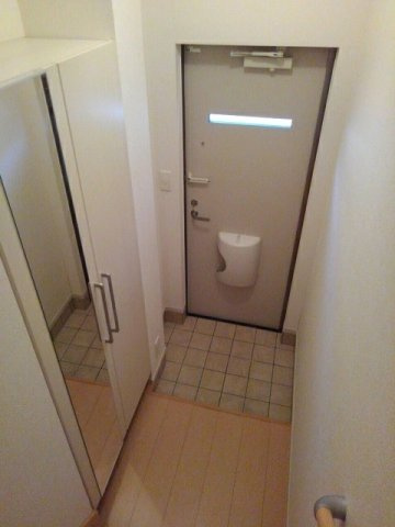 グランディール藤川の玄関