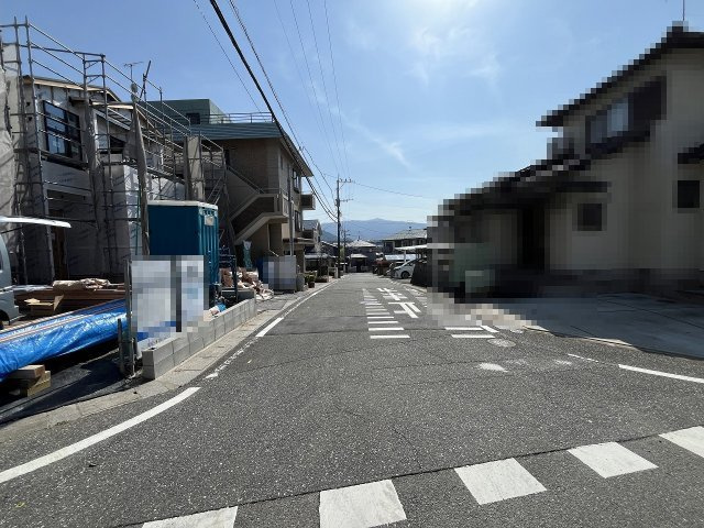 【その他】 | 春日市白水ヶ丘2丁目5期　1号棟（全2棟）【仲介手数料無料・0円】 | 現地写真。前面道路です。