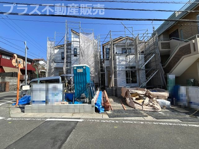 【玄関】 | 春日市白水ヶ丘2丁目5期　1号棟（全2棟）【仲介手数料無料・0円】 | 施工例。施工例は完成時と異なる場合があります。