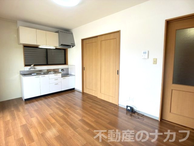 フラワーコーポ立岡の居間・リビング