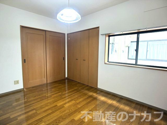 フラワーコーポ立岡の洋室
