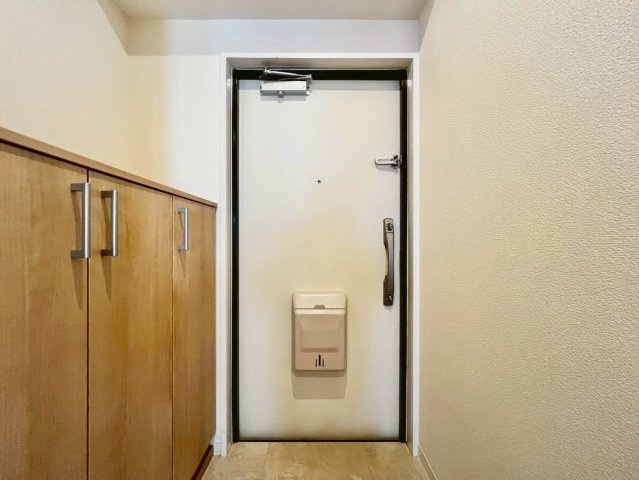 朝日プラザ帝塚山東の玄関