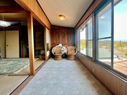 【眺望良好☆】高知市重倉　中古一戸建てのその他|庭を眺めながらホッと一息。光がたっぷり入る心地よい空間♪