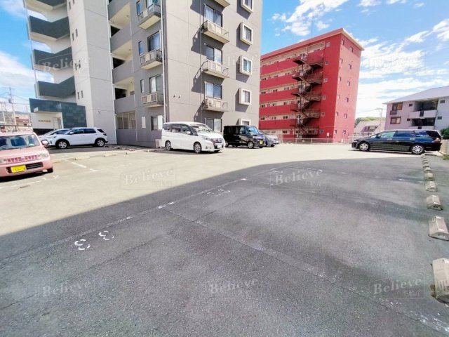 福福弐番館の駐車場|駐車スペースもあります♪