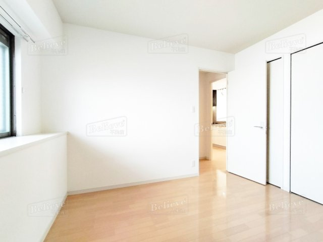 福福弐番館の寝室|クローゼット付きの洋室です☆