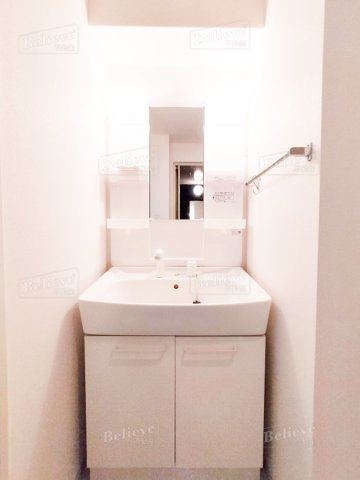 福福弐番館の洗面所|綺麗で明るい洗面所です☆