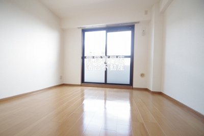 【洋室】 | ライブ・セトウルK | 明るい洋室