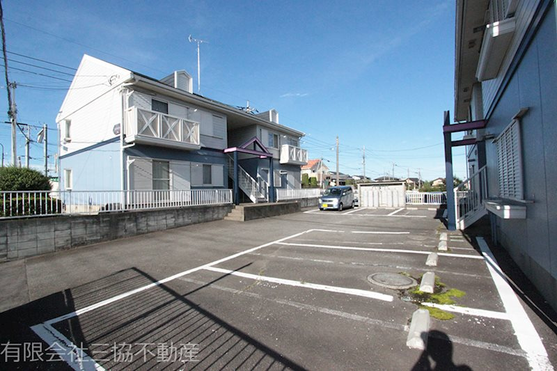 フレグランスBの外観|敷地内駐車場付き