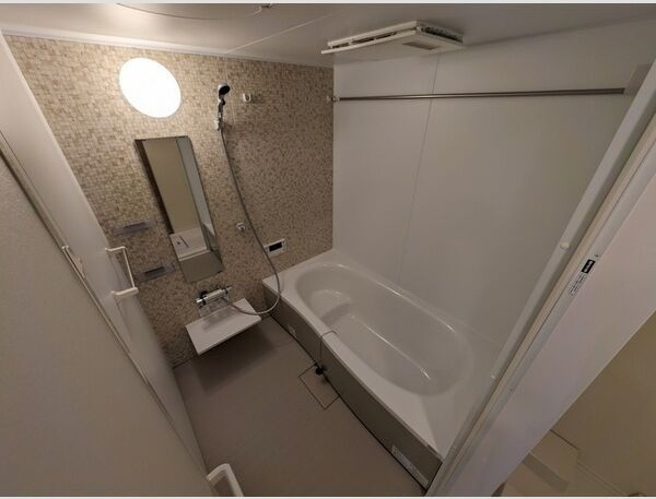 D-ROOM茜部中島　A棟の浴室
