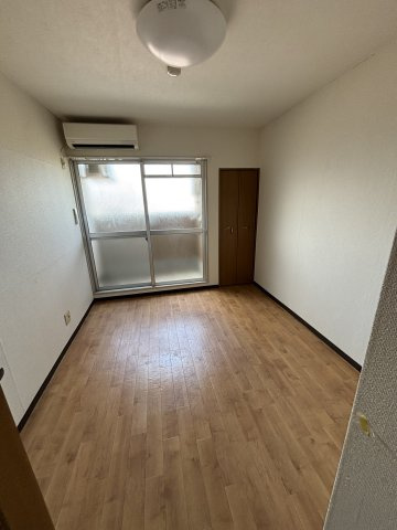 プレアール寝屋川高柳の洋室