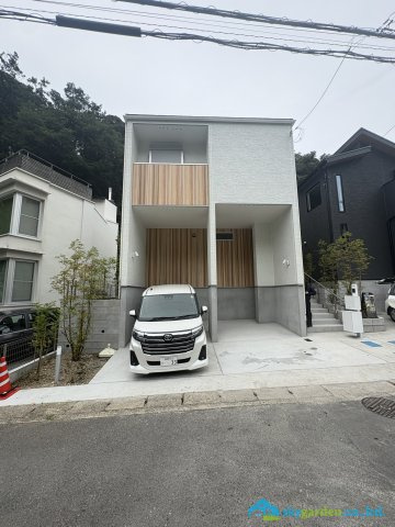 鎌倉市大町三丁目　新築戸建　全2邸1号棟の駐車場
