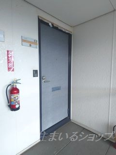 エモーション　Ｂ棟の玄関