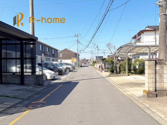 常総市水海道諏訪町第3　新築戸建て　1号棟の前面道路含む現地写真|『今から見たい！』大歓迎です♪
お気軽にＲ－ｈomeまでお問い合わせください。