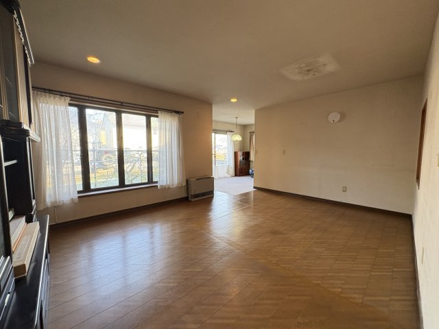 高野台南5丁目中古戸建の居間・リビング