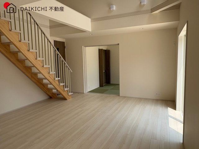 【居間・リビング】 | 坂戸市鶴舞2丁目5期　ブルーミングガーデン　新築戸建　全1棟　1号棟