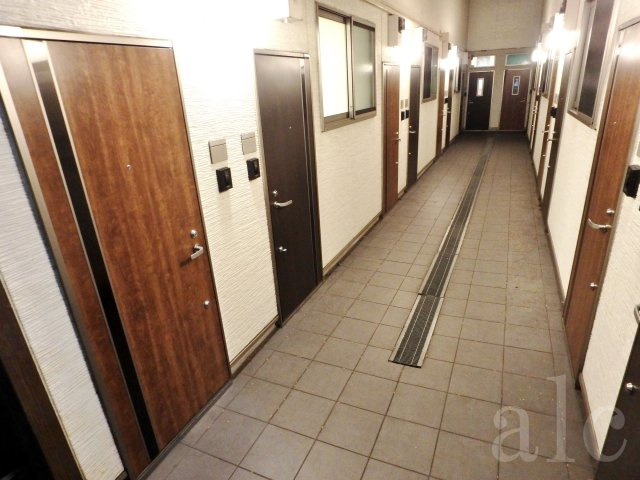 アヴニール上北沢のセキュリティ|テレビインターフォン、ダブルキー