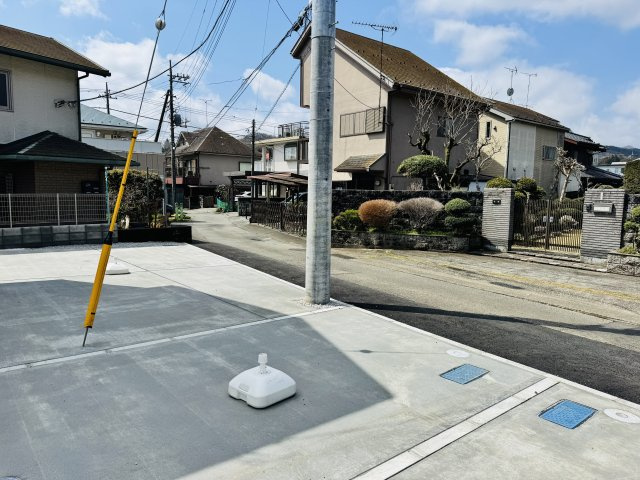 八王子市　川口町　新築一戸建て　２４ー６期の前面道路含む現地写真|～西側2.7ｍ道路に面しています～