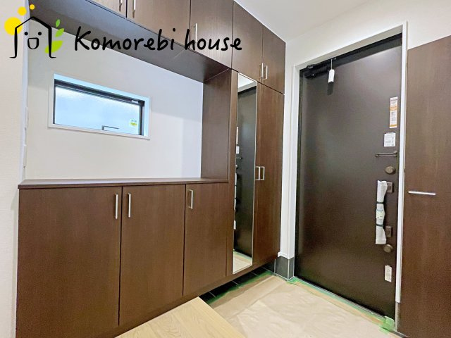 大宮南中丸　新築一戸建て　グリーンガーデン　Aの玄関|26.4.6撮影済み