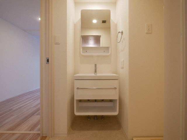 セレニテ西中島アリア弐番館の独立洗面台