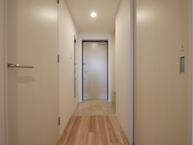 セレニテ西中島アリア弐番館の玄関