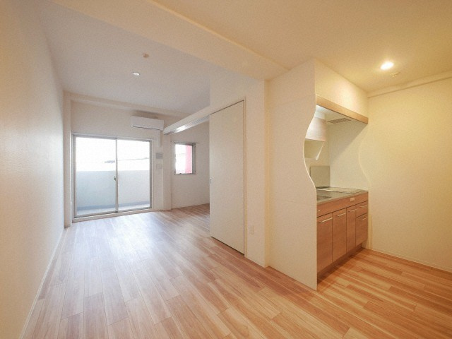 セレニテ西中島アリア弐番館の居間・リビング